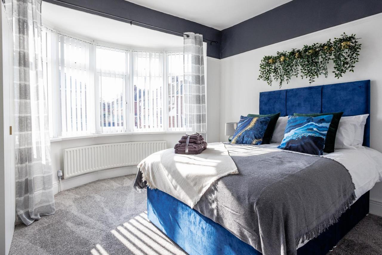 Вілла Sleek 4 Bed In Newcastle- Sleeps 9 - Parking Екстер'єр фото